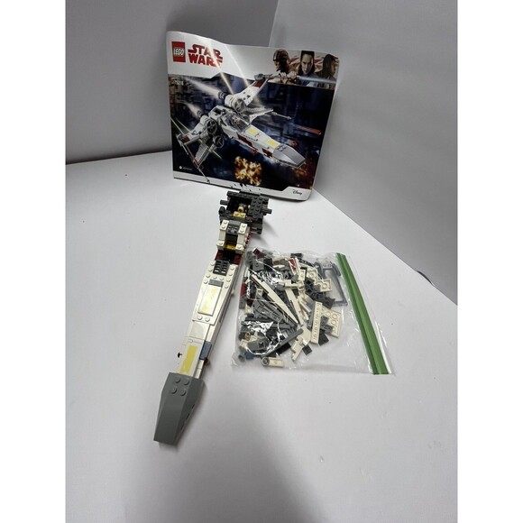Lego Star Wars (75218): X-Wing Starfighter INCOMPLETE  Pieces And Instructions - Picture 1 of 4